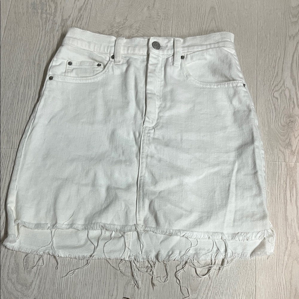 Wilfred White Frayed-Hem Denim Mini Skirt
